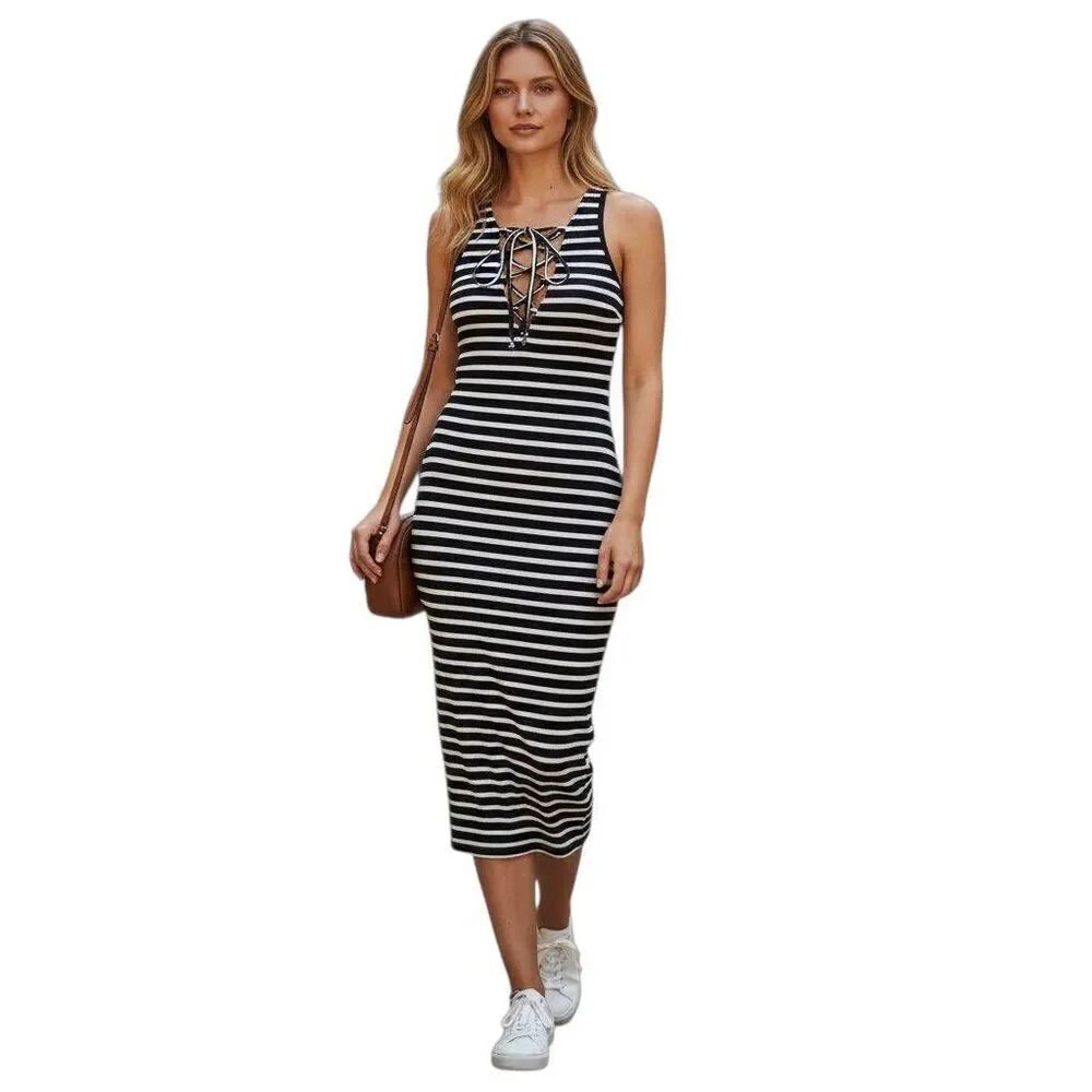 CHARLOTTE RUSSE BLACK  & WHITE STRIPE BODYCON DRESS SZ.M EUC.